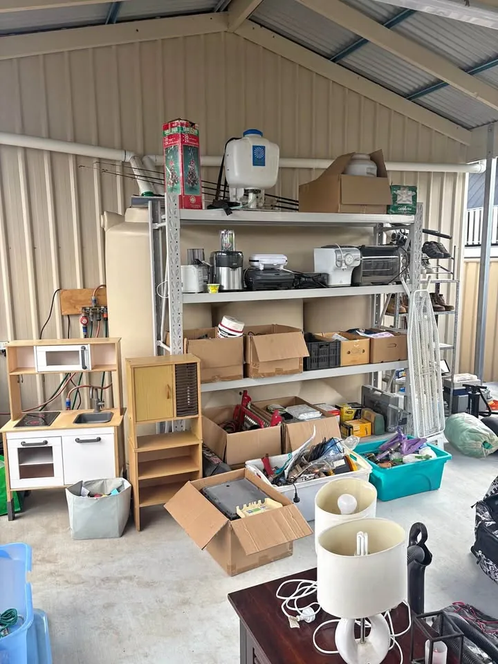 Huge garage sale in Churchill QLD at Perry Street