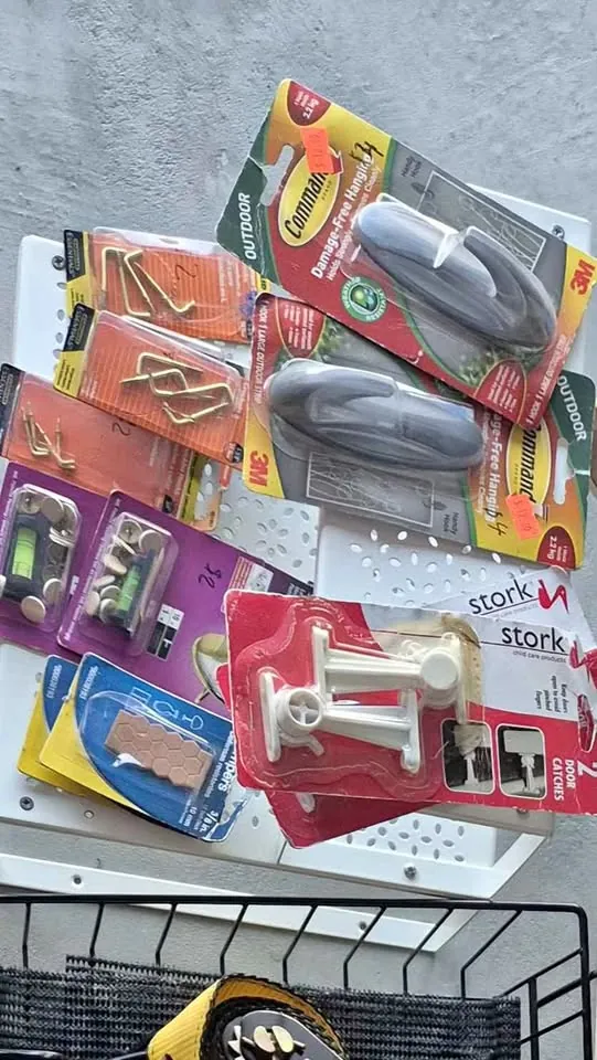 Garage sale in Southern River WA: kitchen gear, tools, girls' clothing and electronics