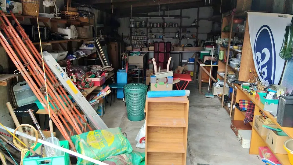Garage sale in Leopold VIC: household items, tools, electricals and retro furniture