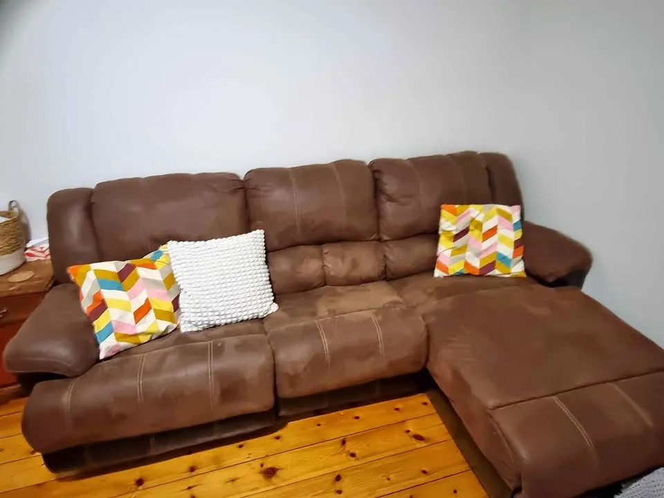Moving sale in Birkenhead SA: furniture, fridge, tools and plants