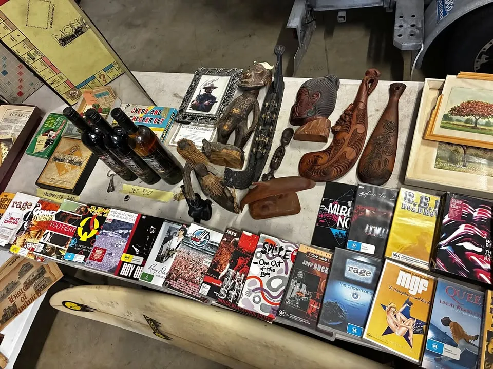 Garage sale in Peak Crossing QLD: clothes, collectibles, glassware and matchbox cars