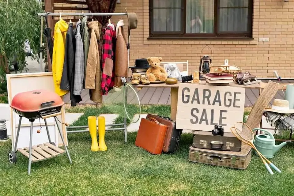 Garage sale in Tapping WA: plants, pots, furniture and home decor