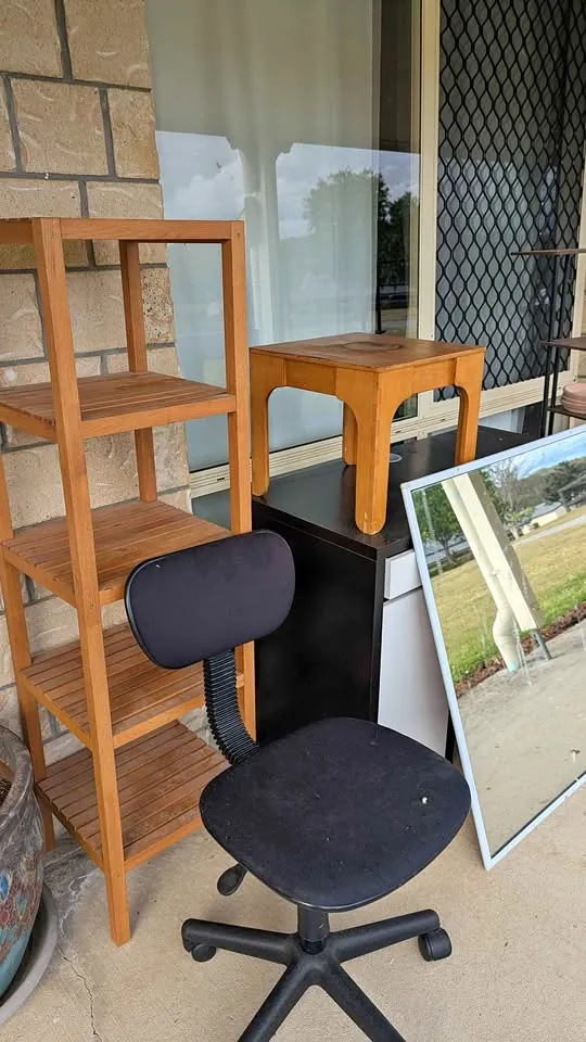 Garage sale in Mundoolun QLD at 40 Lady Penrhyn Ct