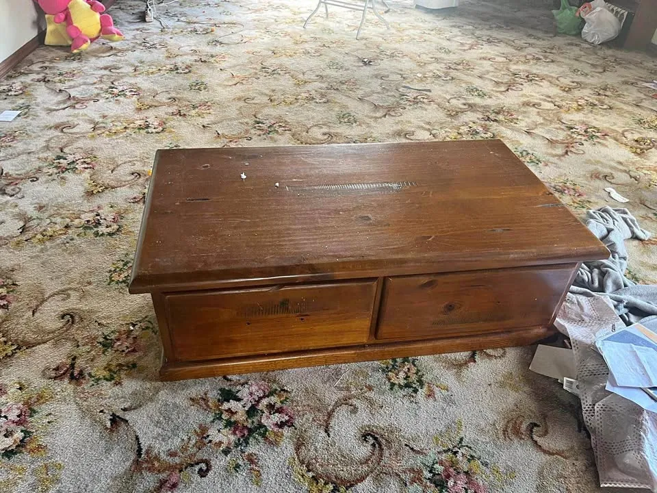 Deceased estate garage sale in Melton VIC: household goods sale