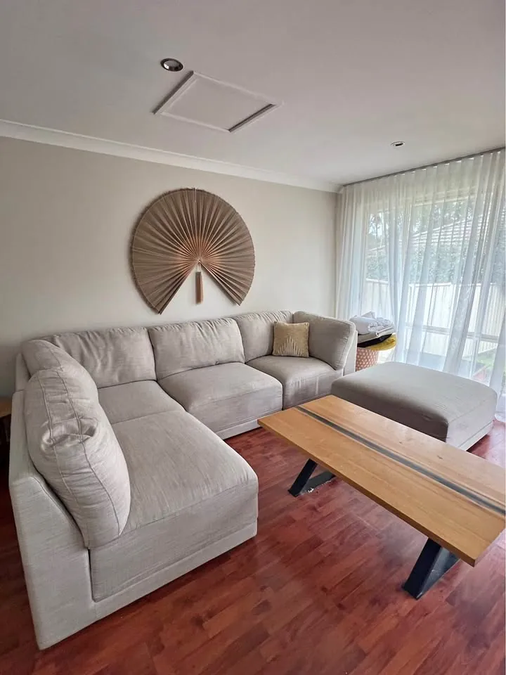 Garage sale in Castle Hill NSW: furniture, home décor and kitchenware